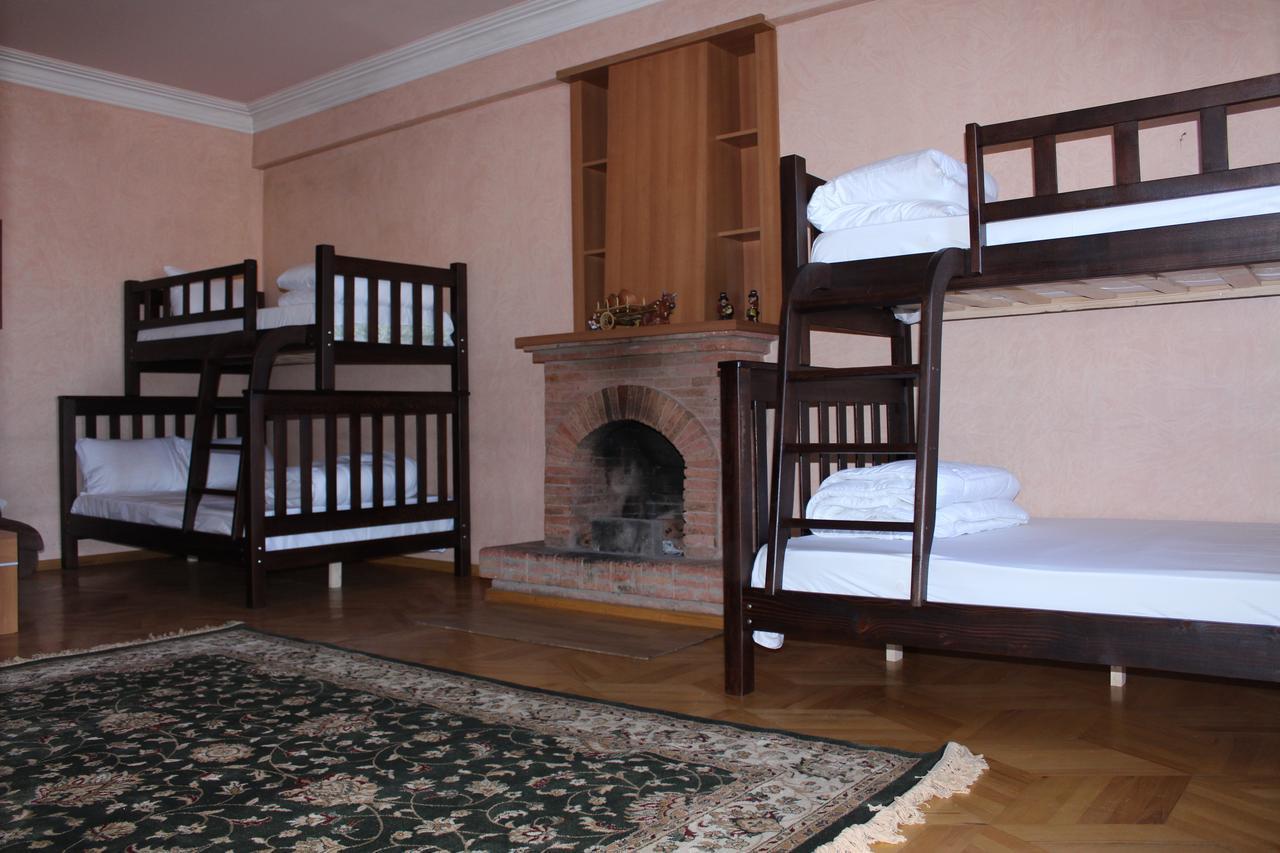 Herrmas Hostel Тбилиси Екстериор снимка