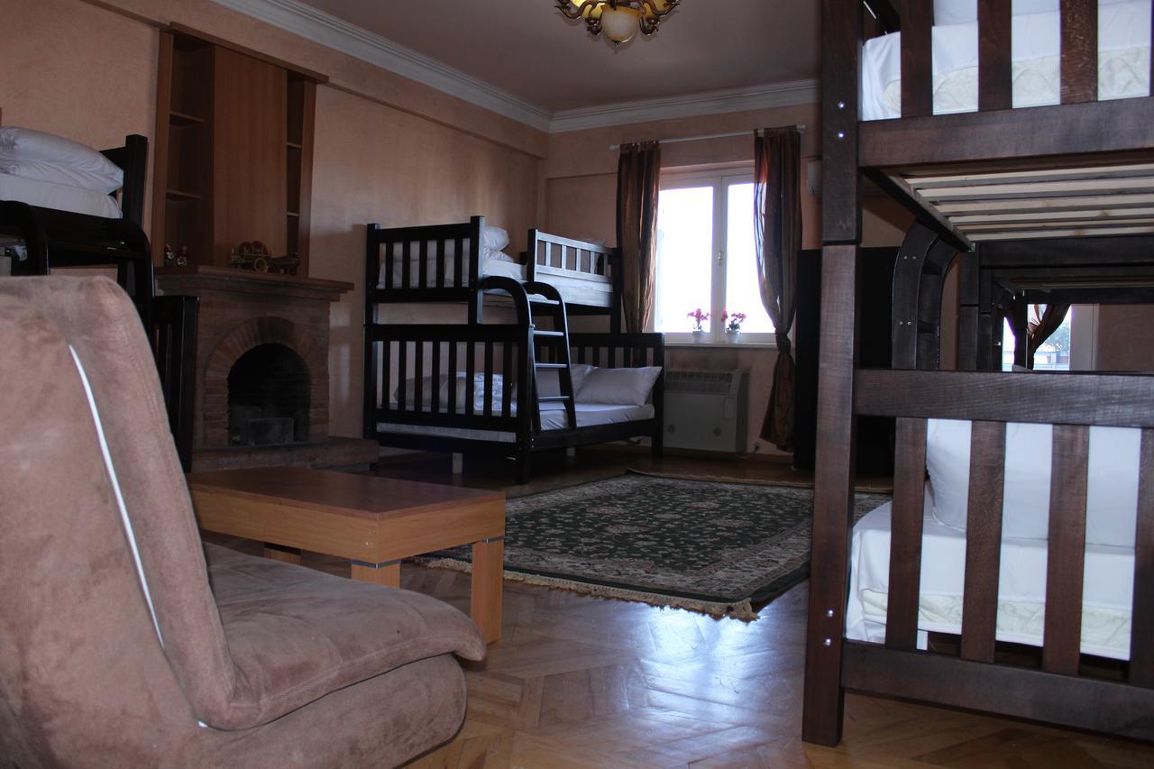 Herrmas Hostel Тбилиси Екстериор снимка