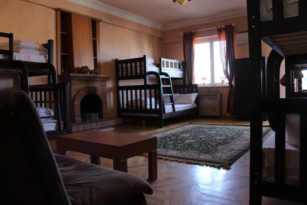 Herrmas Hostel Тбилиси Екстериор снимка