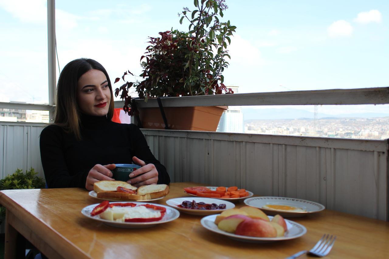Herrmas Hostel Тбилиси Екстериор снимка