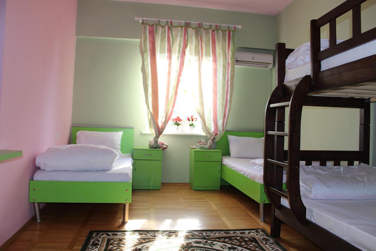Herrmas Hostel Тбилиси Екстериор снимка