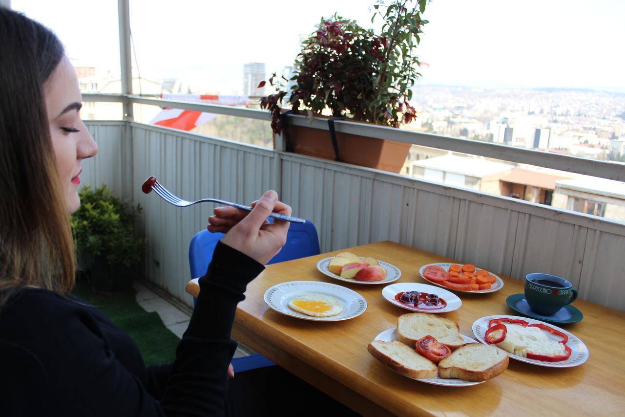 Herrmas Hostel Тбилиси Екстериор снимка